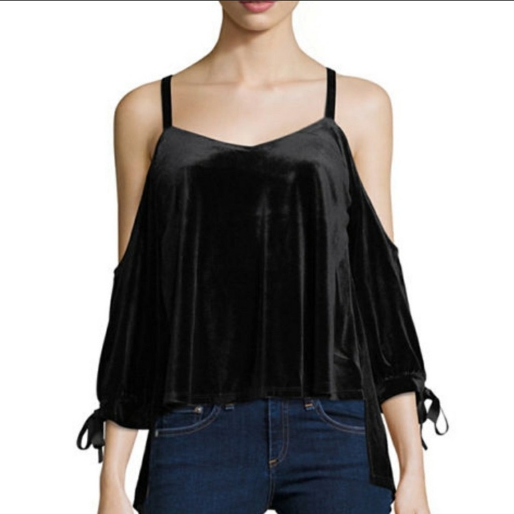 Romeo & Juliet Couture Velvet Cold Shoulder Top M